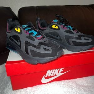 Women’s Nike Air Max 200